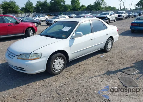 2001 Honda Accord 2.3 Lx from USA, damaged, VIN 1HGCG66551A140069